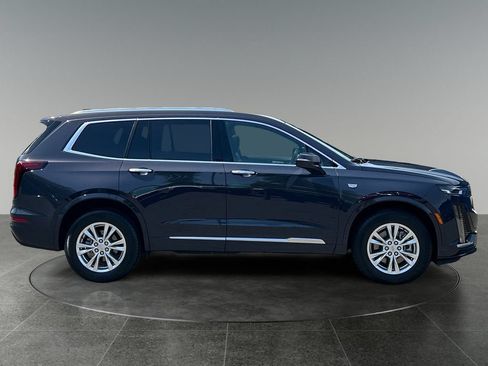 Used 2025 Cadillac XT6 Luxury AWD/4WD image 10