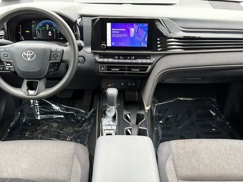 Used 2025 Toyota Camry LE image 36