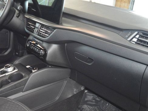 Used 2025 Ford Escape Active w/ Tech Pack #1 AWD/4WD image 9