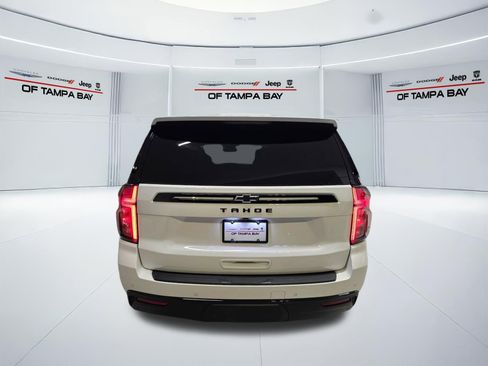 Used 2024 Chevrolet Tahoe Z71 w/ Luxury Package AWD/4WD image 5