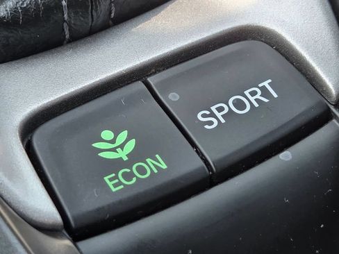 Used 2018 Honda Accord Touring image 17
