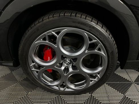 Used 2024 Alfa Romeo Tonale Veloce image 11