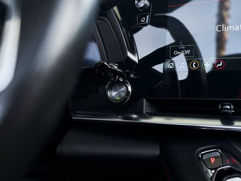 Used 2022 Chevrolet Corvette Stingray Convertible w/ 1LT image 35