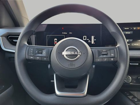 Used 2025 Nissan Kicks SV FWD image 14