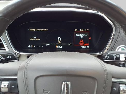 Used 2017 Lincoln Continental Reserve w/ Climate Package image 9