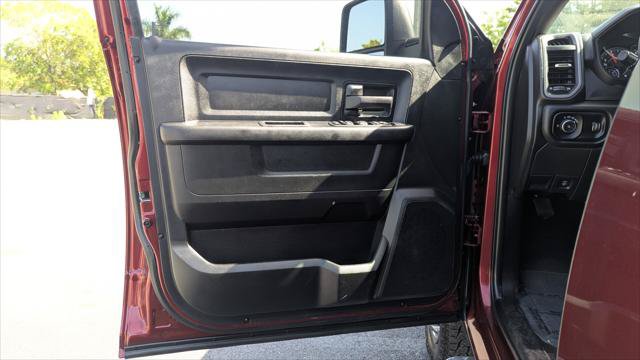 Used 2024 RAM 3500 Tradesman w/ Chrome Appearance Group AWD/4WD image 12