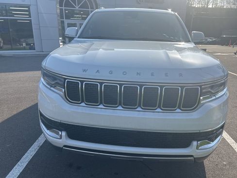 Used 2022 Jeep Wagoneer Series III w/ Flexible Seating Group image 3