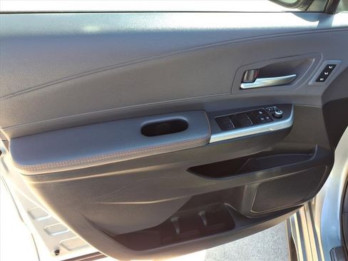 Used 2024 Toyota Sienna XLE Woodland Edition image 17