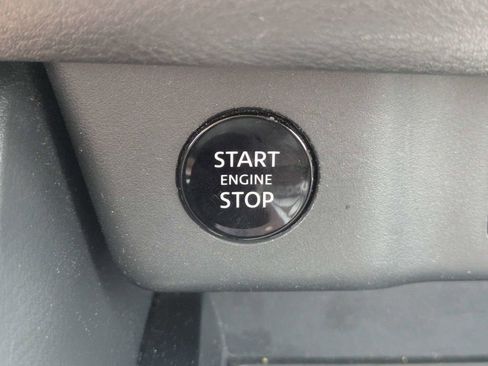Used 2025 Nissan Rogue SV AWD/4WD image 35
