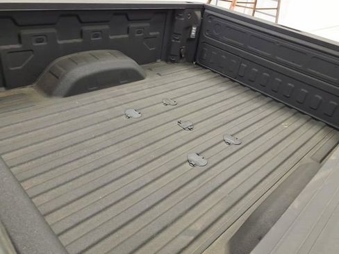 Used 2025 Chevrolet Silverado 2500 LTZ w/ LTZ Premium Package AWD/4WD image 17
