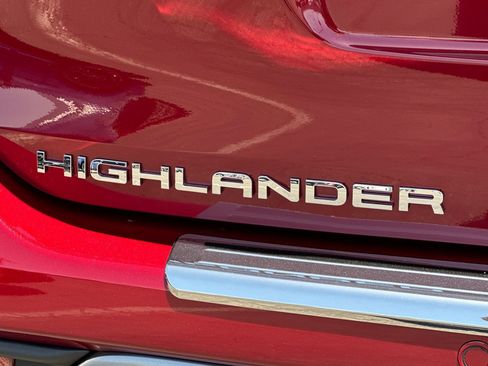 Certified 2026 Toyota Highlander Platinum AWD/4WD image 28