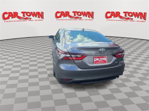 Used 2024 Toyota Camry LE image 7
