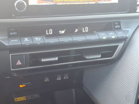 Certified 2025 Toyota Camry SE w/ Convenience Package image 18