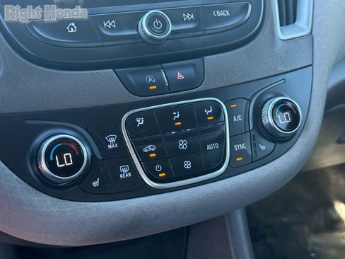 Used 2024 Chevrolet Malibu LT image 21