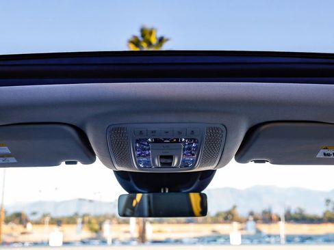 Used 2024 Mercedes-Benz GLS 450 4MATIC image 17