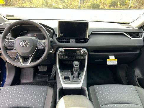 New 2025 Toyota RAV4 XLE image 20