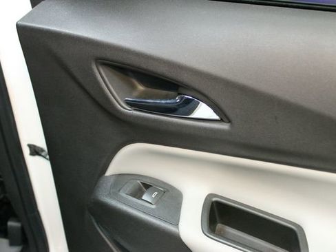 Used 2021 Chevrolet Equinox LS w/ LS Convenience Package image 13