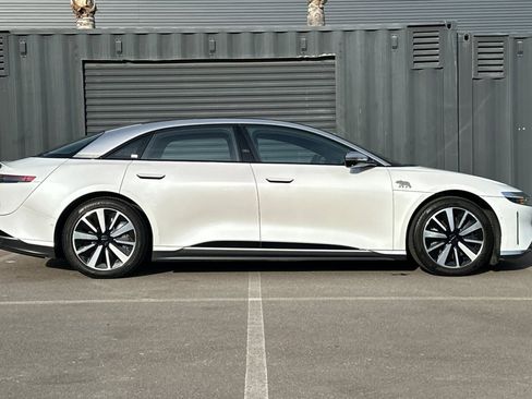 Used 2022 Lucid Air Dream Edition image 9