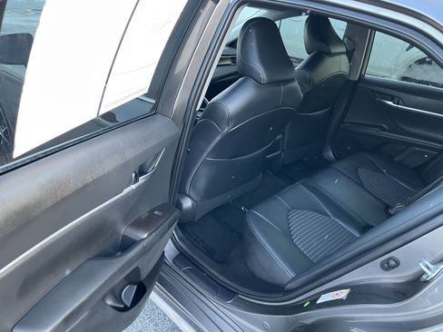 Used 2021 Toyota Camry SE w/ Cold Weather Package image 28