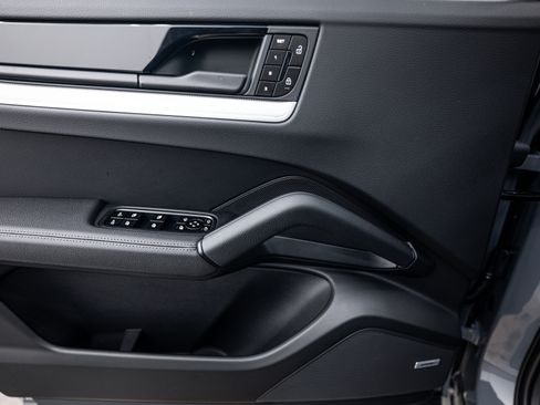 Certified 2026 Porsche Cayenne Coupe AWD/4WD image 17
