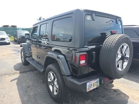 Used 2022 Jeep Wrangler Unlimited Sahara w/ Cold Weather Group AWD/4WD image 16