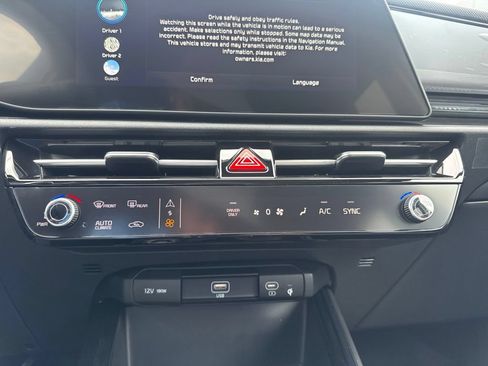 New 2026 Kia Niro EX FWD image 14