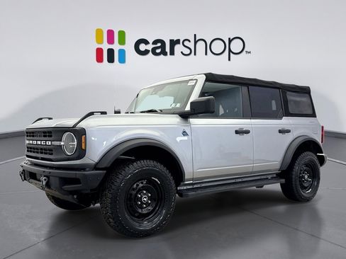 Used 2022 Ford Bronco Black Diamond image 1