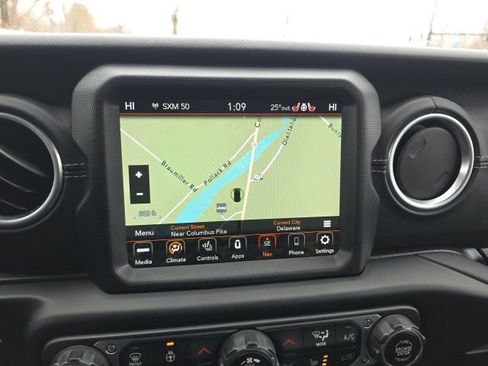 Used 2020 Jeep Wrangler Unlimited Sahara image 5