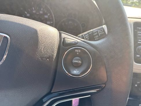Used 2022 Honda HR-V LX image 25
