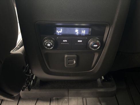 Used 2024 Buick Enclave Essence w/ Sport Touring Edition image 34