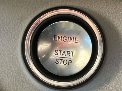 Used 2014 Mercedes-Benz E 350 Sedan image 39