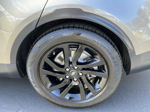 Used 2018 Land Rover Discovery HSE AWD/4WD image 85