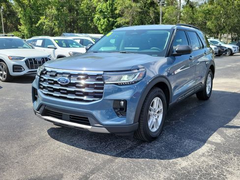 Used 2026 Ford Explorer Active w/ Active Comfort Package RWD image 3