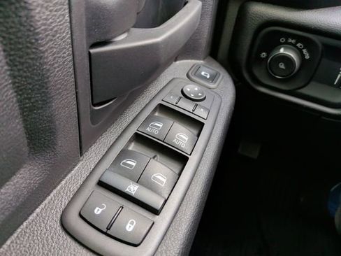 Used 2024 RAM 2500 Tradesman w/ Chrome Appearance Group AWD/4WD image 26