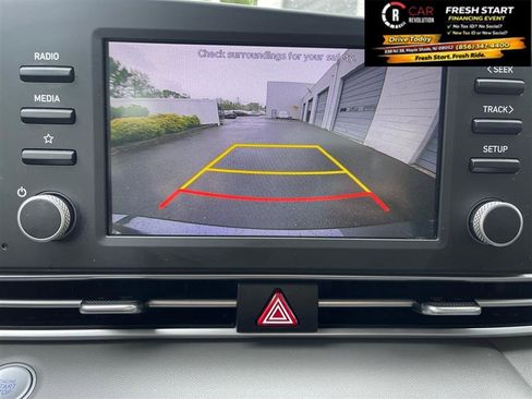 Used 2021 Hyundai Elantra SEL w/ Cargo Package FWD image 17