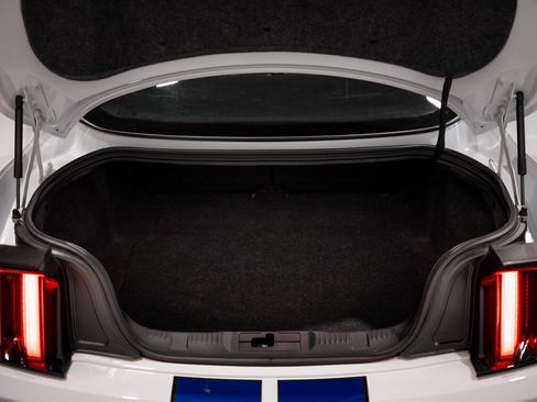 Used 2016 Ford Mustang Shelby GT350 w/ Technology Package image 21