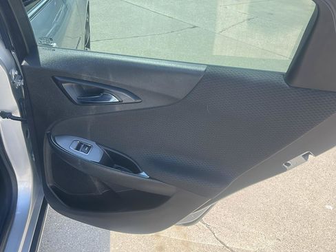 Used 2018 Chevrolet Malibu LT FWD image 14