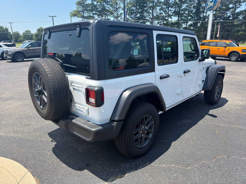 Used 2024 Jeep Wrangler Unlimited Sport AWD/4WD image 6
