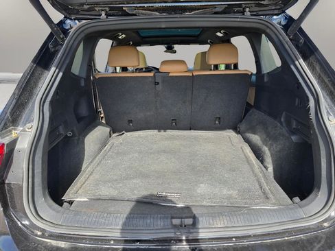 Used 2024 Volkswagen Tiguan SE image 30