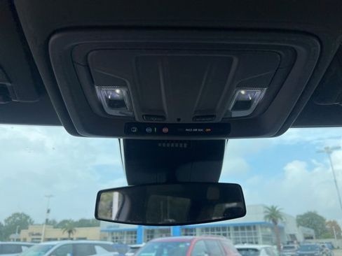 Used 2024 Chevrolet Silverado 1500 Custom image 25