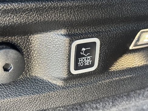 Used 2024 Jeep Grand Cherokee L Overland w/ Advanced Protech Group III image 9