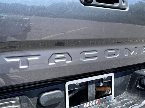 Used 2019 Toyota Tacoma SR AWD/4WD image 32