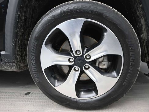 Used 2017 Jeep Compass Latitude w/ Popular Equipment Group image 10