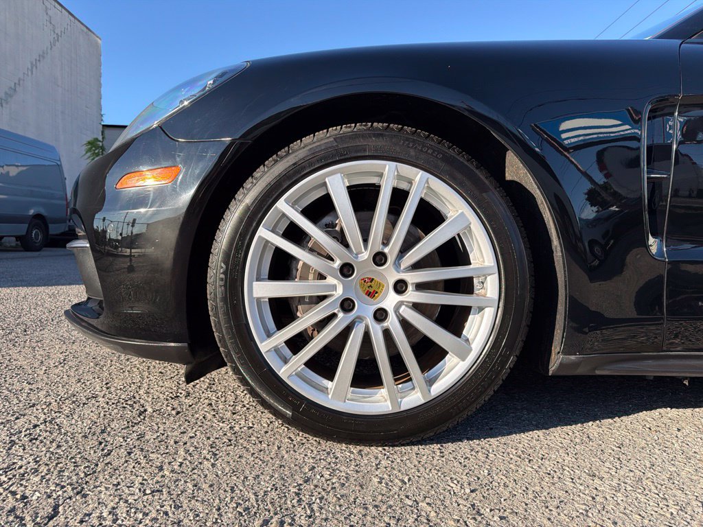 Used 2018 Porsche Panamera RWD image 6