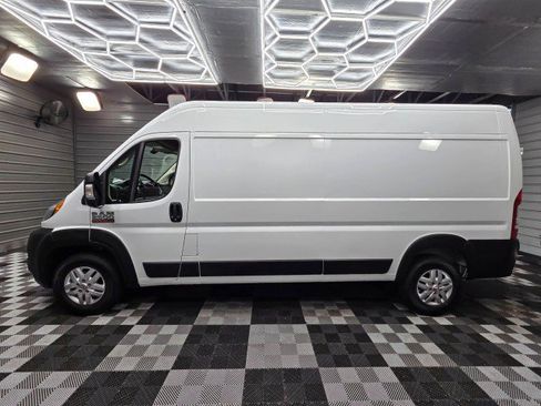 Used 2021 RAM ProMaster 2500 w/ Convenience Group FWD image 8