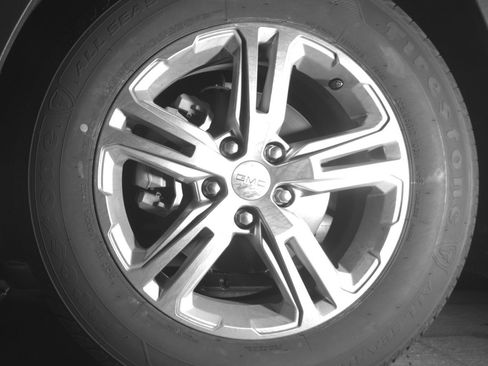 Used 2024 GMC Terrain SLE image 12