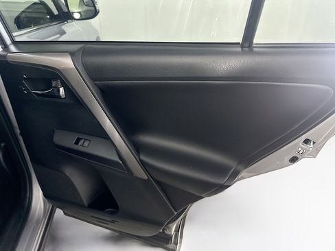 Used 2018 Toyota RAV4 XLE image 29