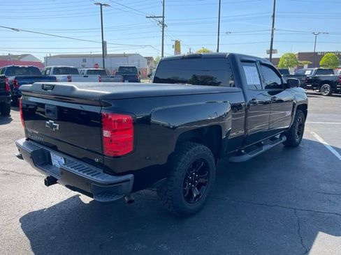 Used 2018 Chevrolet Silverado 1500 LT w/ Midnight Edition image 8