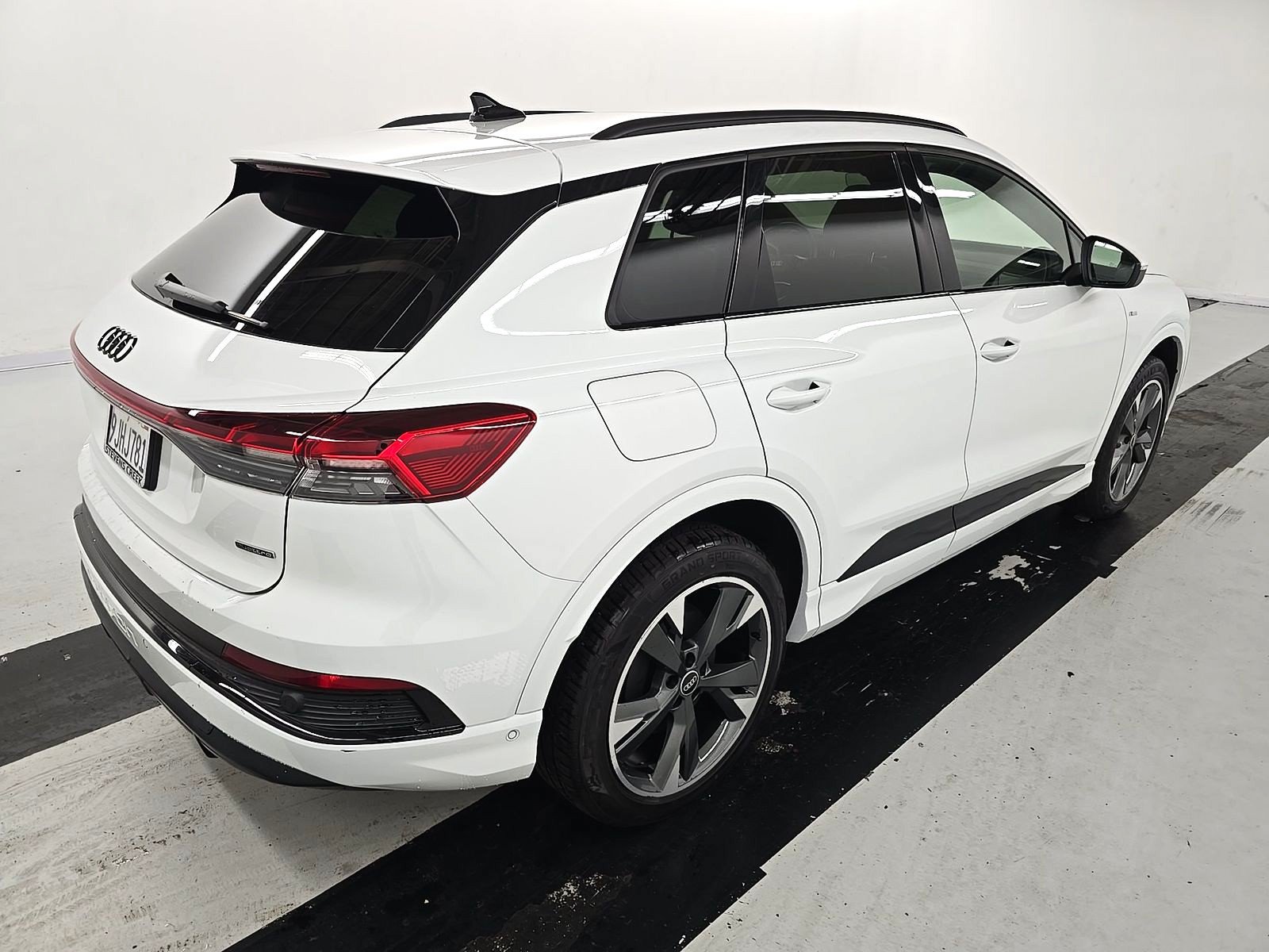 Used 2023 Audi Q4 e-tron Prestige AWD/4WD image 6
