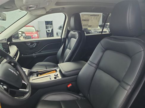 New 2026 Lincoln Aviator 2WD image 14
